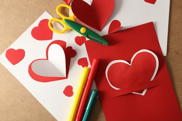 Tarjetas postales con corazones de papel —  Fotos de Stock