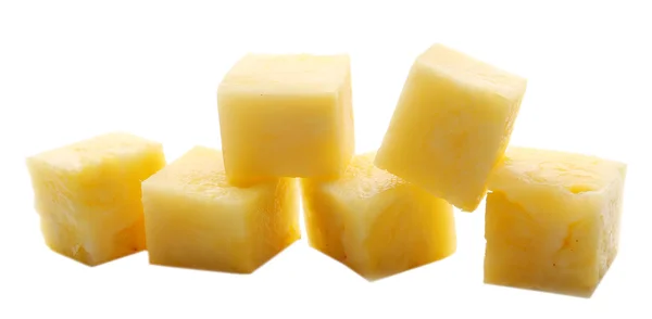 Cubes d'ananas en conserve isolés sur blanc — Photo