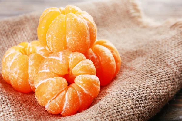 Tangerines on burlap closeup — Stock Photo, Image