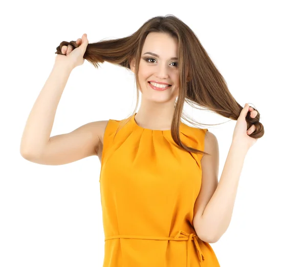 Belle jeune femme aux cheveux longs isolé sur blanc — Photo