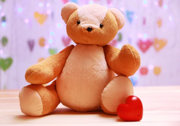Nallebjörn med rött hjärta — Stockfoto