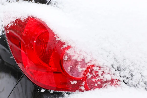 Farol do carro na neve, ao ar livre — Fotografia de Stock