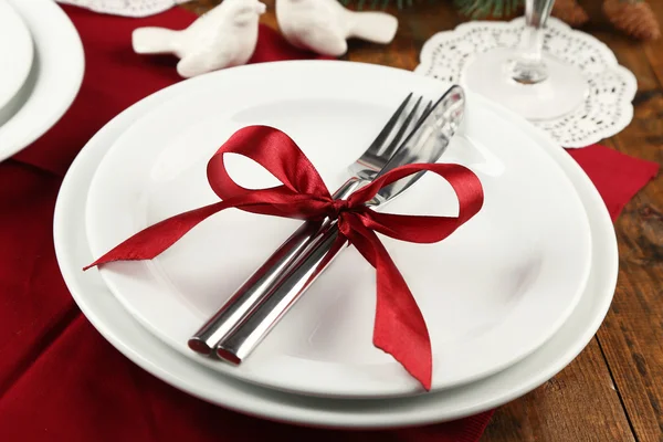 Urlaub Tischdekoration mit Weihnachtsdekoration Hintergrund — Stockfoto