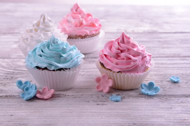 lezzetli kek üzerinde tablo yakın çekim