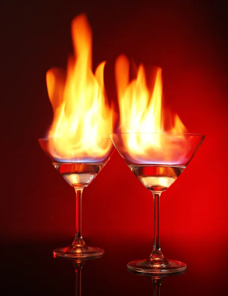 Brýle s hořící alkohol — Stock fotografie
