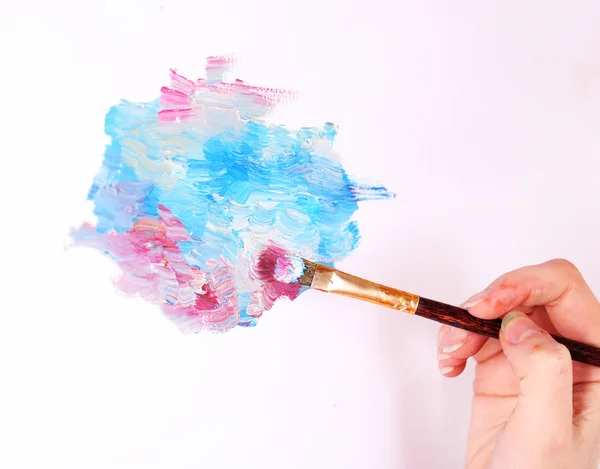 Artist paints picture close-up — Stock Photo, Image