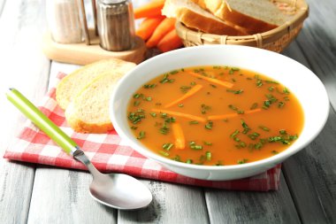 Havuç Çorbası, krem, kaşık, renk ahşap arka plan