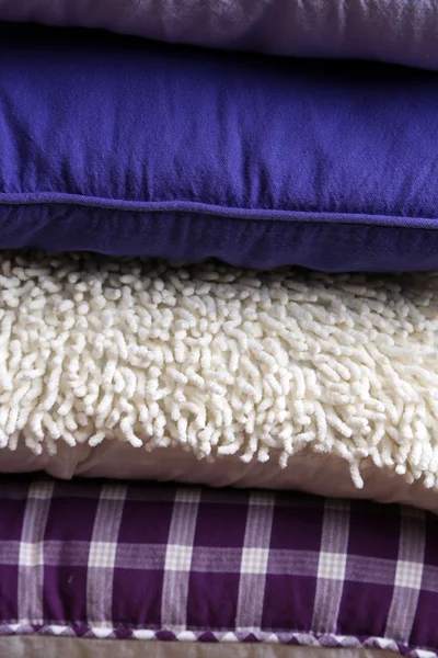 Colina de travesseiros coloridos, vista macro — Fotografia de Stock