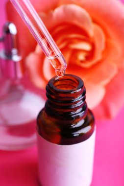 Damlalık şişe parfüm