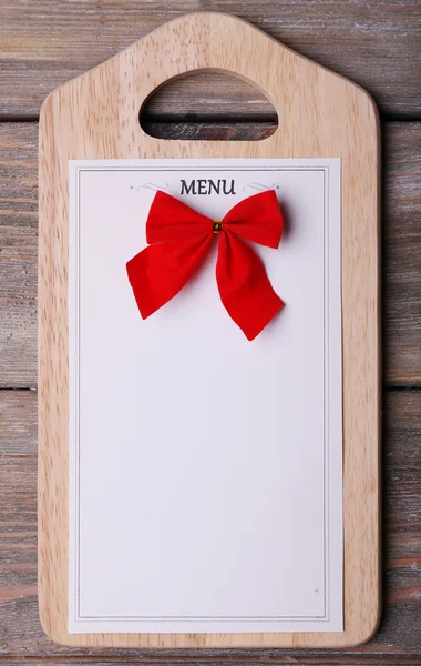 Yemek listesi parça kağıt ile kesme tahtası — Stok fotoğraf