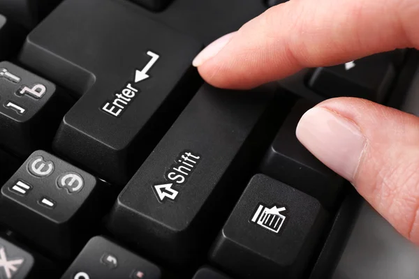 Hand typing on keyboard — Stock Photo, Image