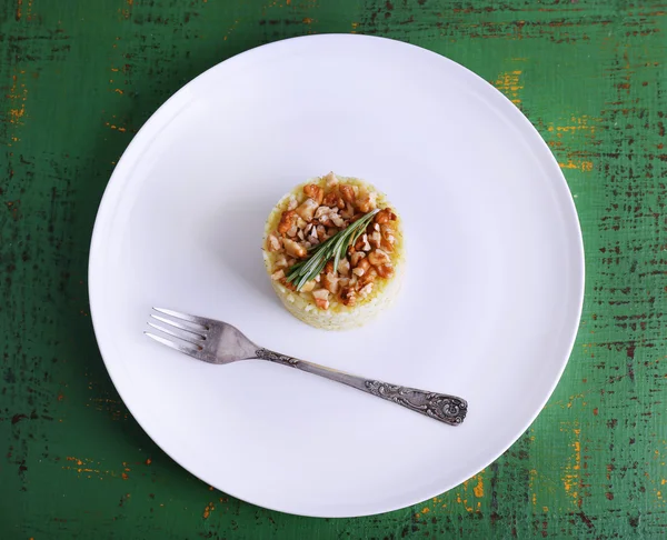 Rice with walnuts and rosemary — Stock Photo, Image