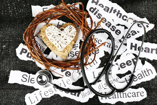 Heart with stethoscope — Stock Photo, Image