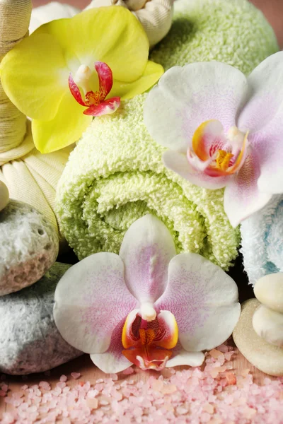 Spa-behandelingen met orchideebloemen — Stockfoto