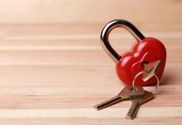 Heart-shaped padlock with key — Stock Photo, Image