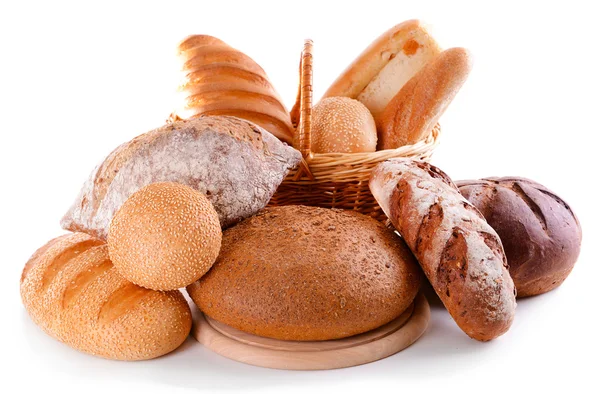 Verschiedenes Brot isoliert auf Weiß — Stockfoto