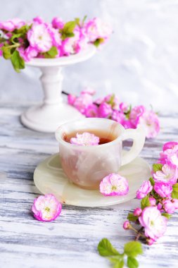 Kupası ile meyve çiçeği