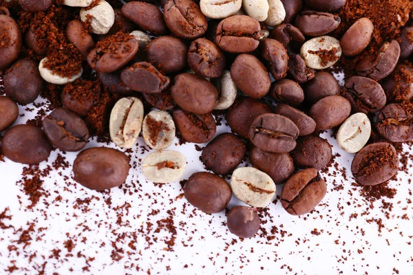 Кофе-бобы крупным планом — стоковое фото