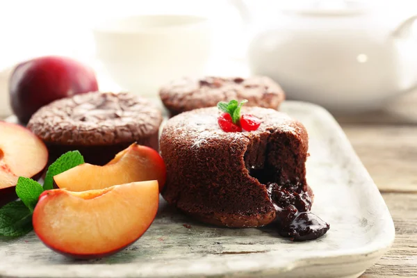 Heißer Schokoladenpudding mit Fondant-Zentrum, Nahaufnahme — Stockfoto