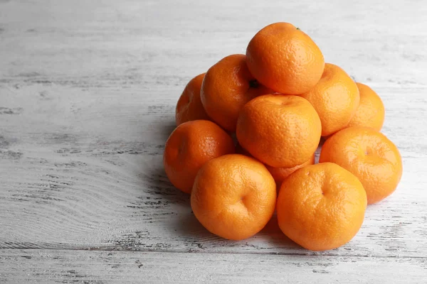 Mandarines sur fond bois — Photo