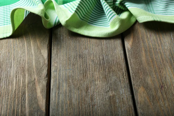 木のテーブルの上のナプキン — ストック写真