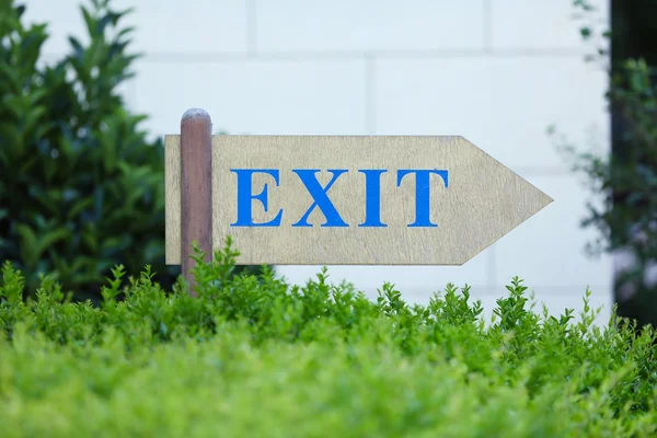 Exit tecken på park — Stockfoto