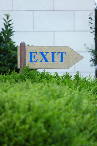 Exit tecken på park — Stockfoto