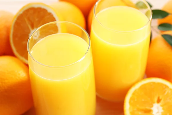 Freshly squeezed orange juice, close-up — Stock Photo, Image