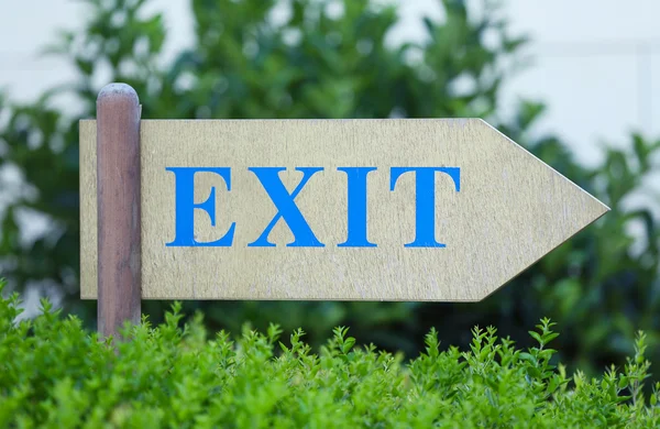 Exit tecken på park — Stockfoto