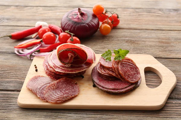 Salami tranché aux épices — Photo