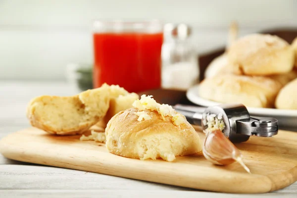 Roti dengan bawang putih dan dill — Stok Foto