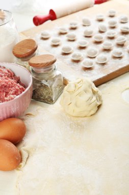 Etli hamur köftesi pişirmek