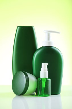 Farklı Kozmetik Şişeler