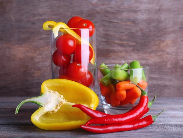 Two glasses with vegetables — Stock Photo, Image