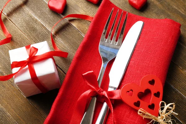 Feestelijke tabel instelling voor Valentines Day — Stockfoto