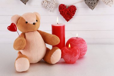 Oyuncak ayı mum, aşk kavramı ile