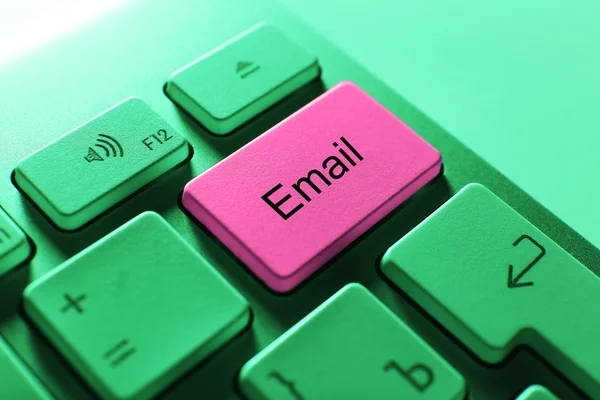 Zbliżenie E-mail przycisk klawiatury — Zdjęcie stockowe