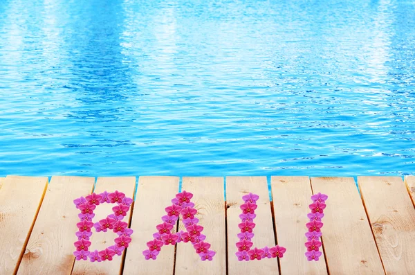 Bali vacation holidays background. Wooden bridge on way to harbor, close-up — Stock Photo, Image