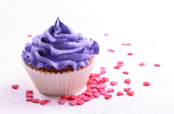 Delicioso cupcake na mesa — Fotografia de Stock