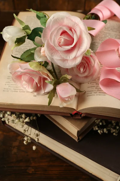 Books with flowers — Stock Photo, Image