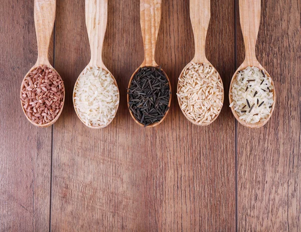 Verschiedene Arten von Reis — Stockfoto