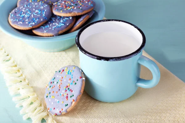 Plate of glazed cookies — Stock Photo, Image