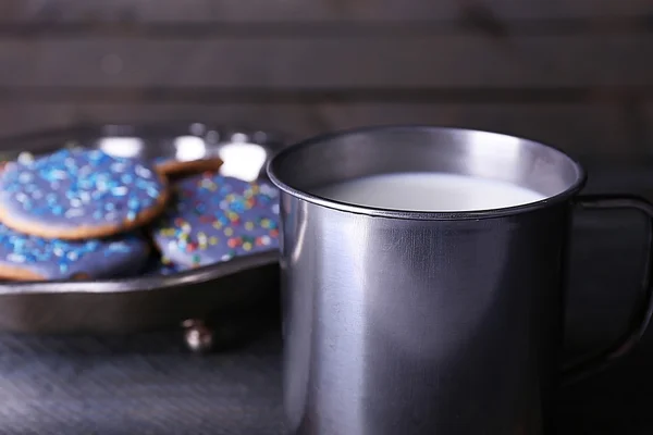 Glazed cookies in metal bowl — Stock Photo, Image