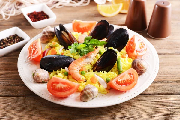 Seafood Paella på tallrik — Stockfoto