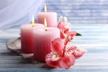 çiçekli güzel mumlar