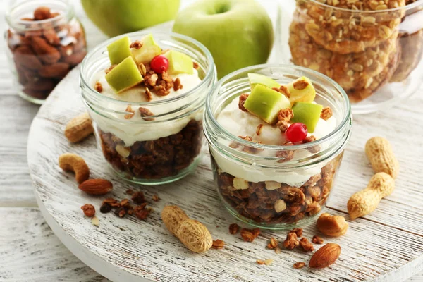 Dessert with muesli and fruits — Stock Photo, Image