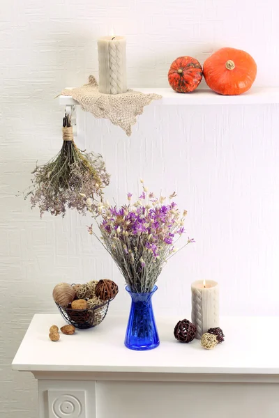 Composition of dried flowers on white wall background — Stock Photo, Image