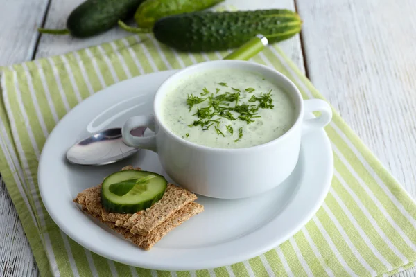 Cucumber soup in bowl — Stock Photo, Image