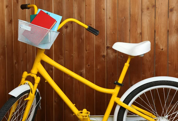 Bicicleta con libros —  Fotos de Stock