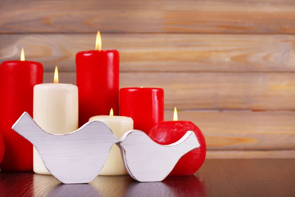 Candele accese per San Valentino, matrimoni, eventi che coinvolgono l'amore — Foto Stock